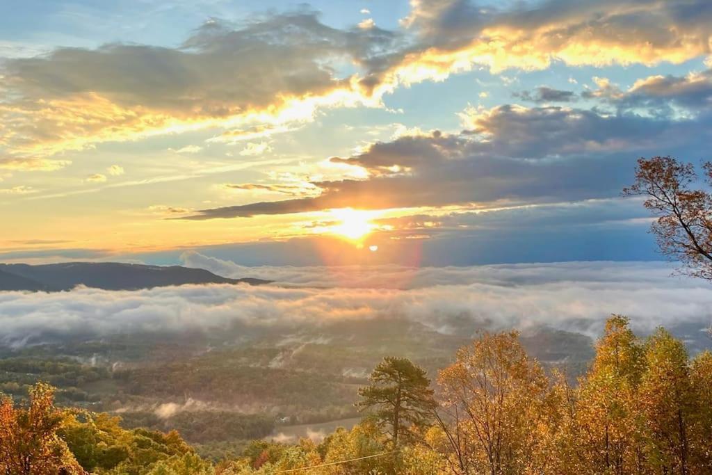 Blue Ridge Parkway Panoramic Paradise-60 Mile View Fancy Gap Exteriör bild